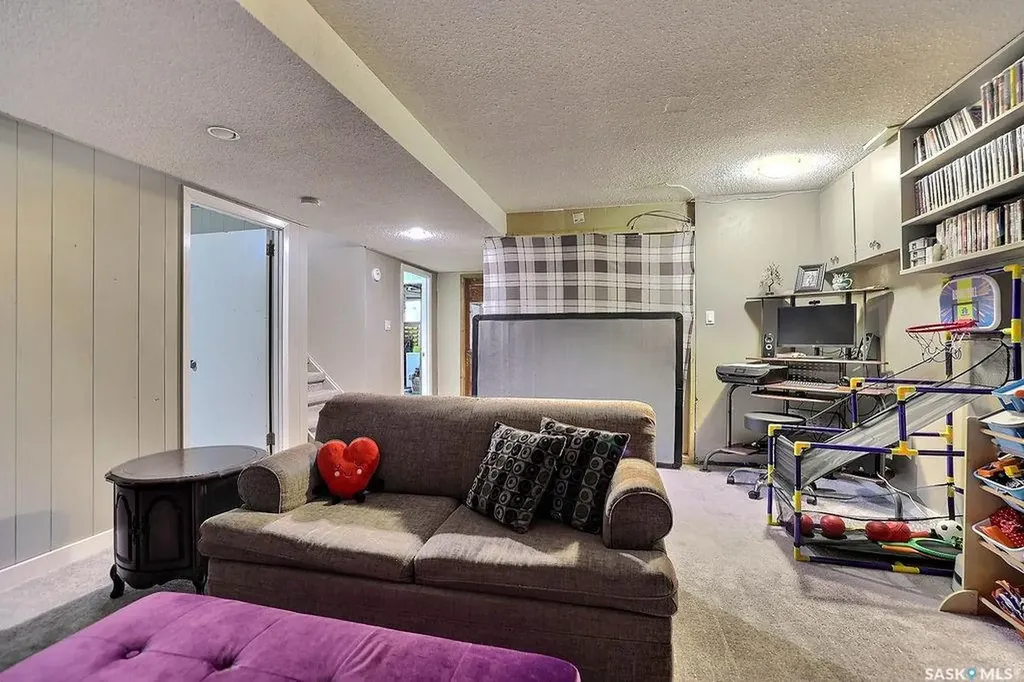 170 Elgin Crescent Lumsden SK S0G 3C0