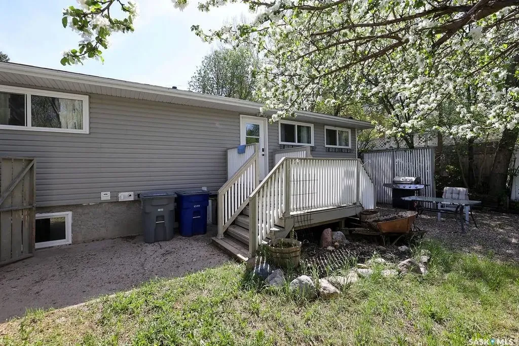 170 Elgin Crescent Lumsden SK S0G 3C0