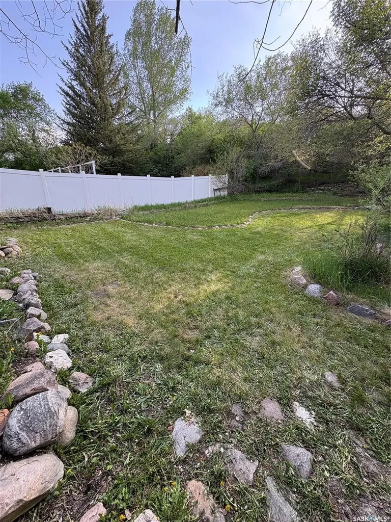 170 Elgin Crescent Lumsden SK S0G 3C0