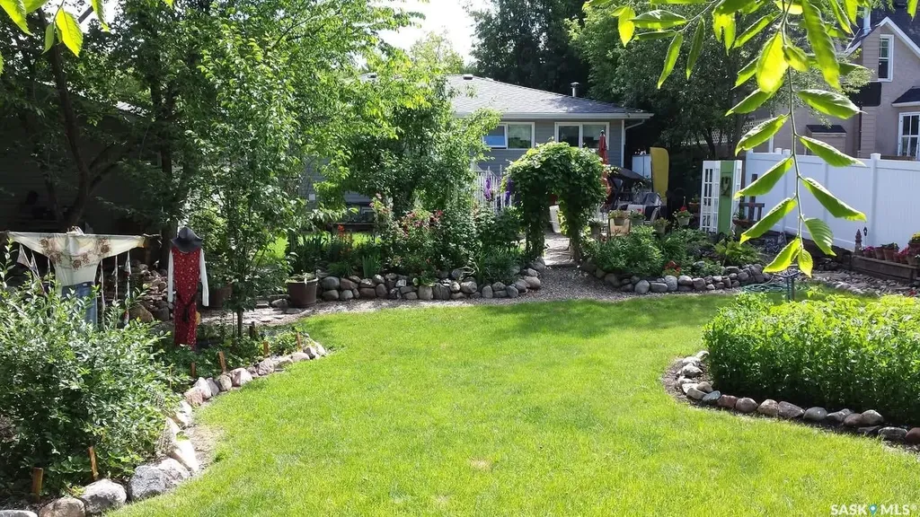 170 Elgin Crescent Lumsden SK S0G 3C0