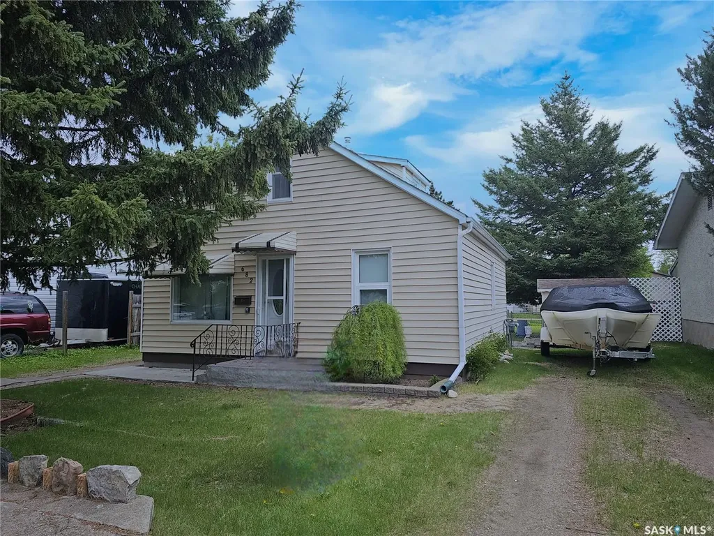 682 101st Street North Battleford SK S9A 0Y8