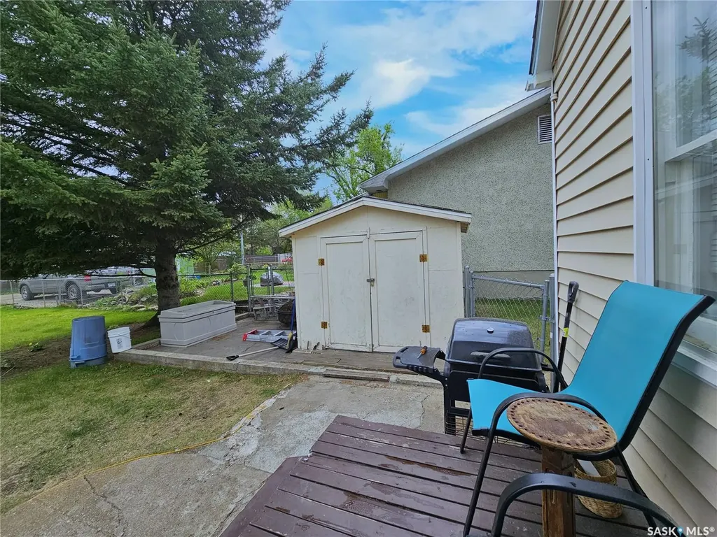 682 101st Street North Battleford SK S9A 0Y8