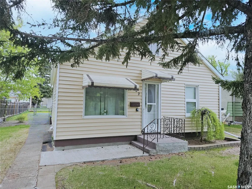 682 101st Street North Battleford SK S9A 0Y8
