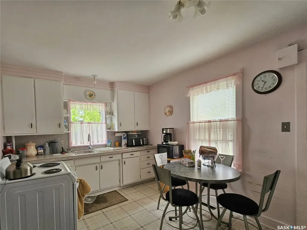 682 101st Street North Battleford SK S9A 0Y8