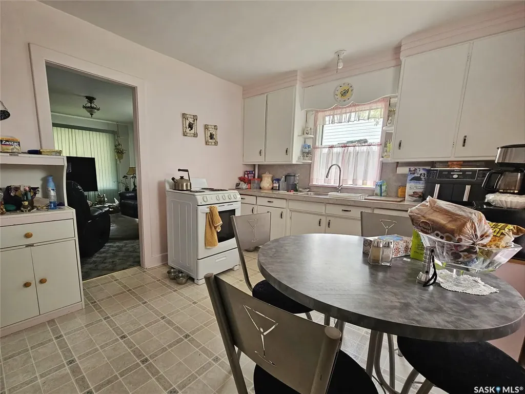 682 101st Street North Battleford SK S9A 0Y8