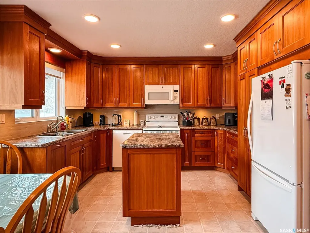 95 Pappas Crescent Regina SK S4R 7G7