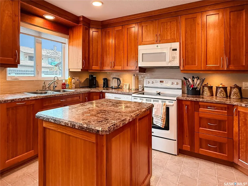 95 Pappas Crescent Regina SK S4R 7G7
