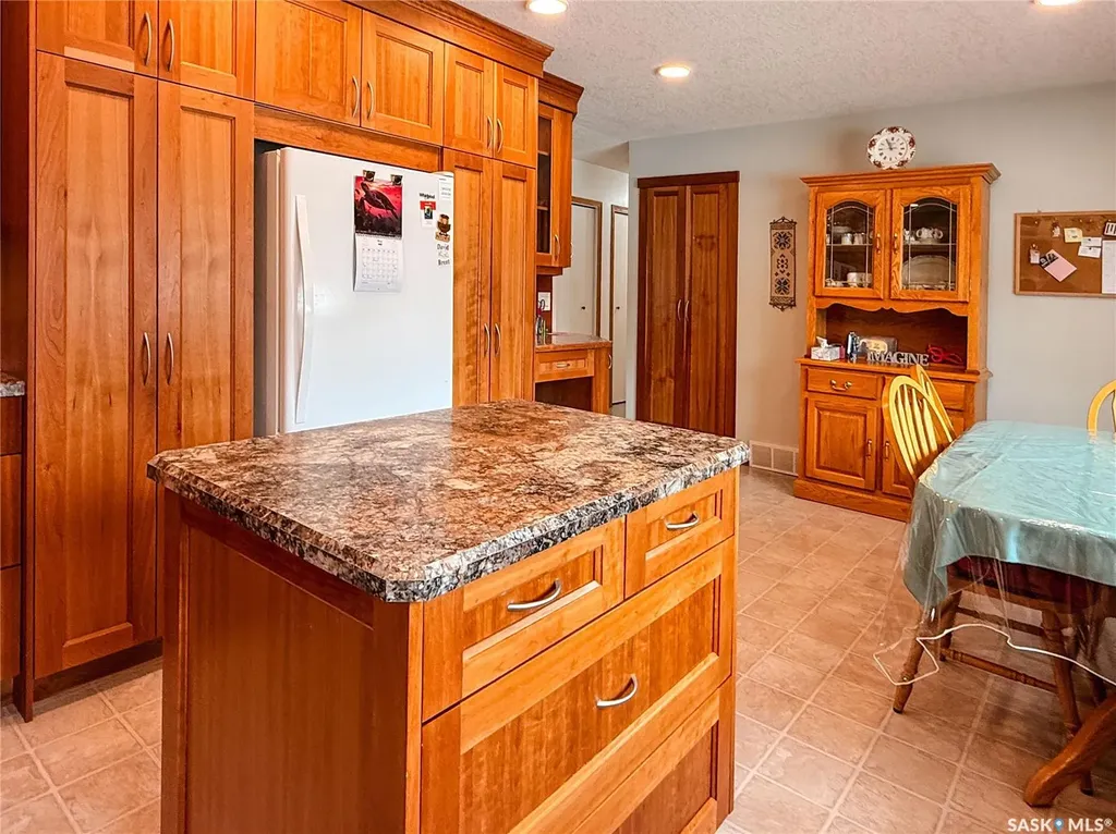 95 Pappas Crescent Regina SK S4R 7G7
