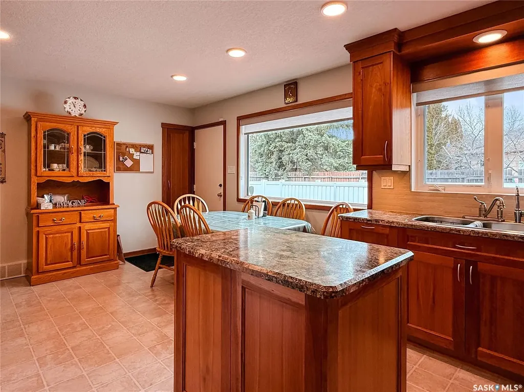 95 Pappas Crescent Regina SK S4R 7G7
