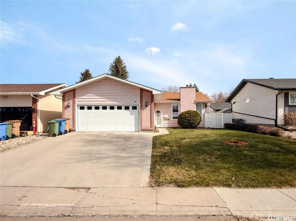 95 Pappas Crescent Regina SK S4R 7G7
