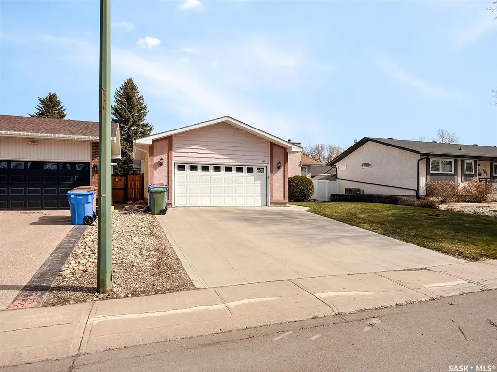 95 Pappas Crescent Regina SK S4R 7G7