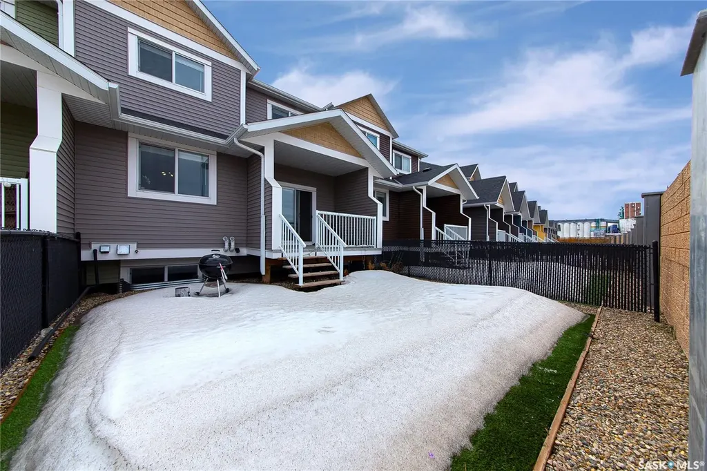 3220 11th Street W Saskatoon SK S7M 5M4