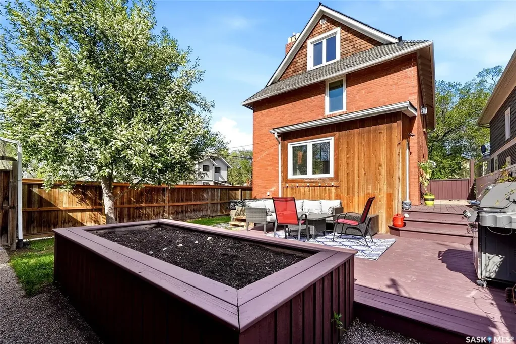 2022 Retallack Street Regina SK S4T 2K2