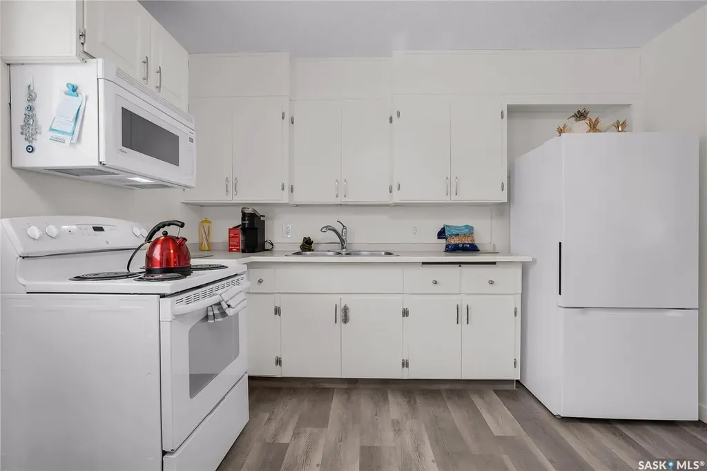 234 Winnipeg Avenue N Saskatoon SK S7L 3P4