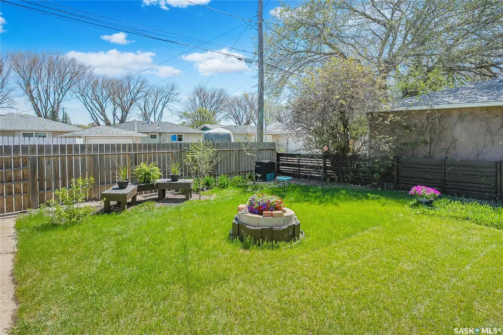 234 Winnipeg Avenue N Saskatoon SK S7L 3P4