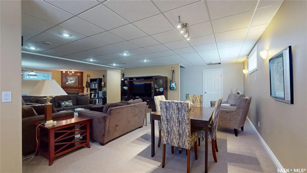 14 Woods Crescent White City SK S4L 1C4