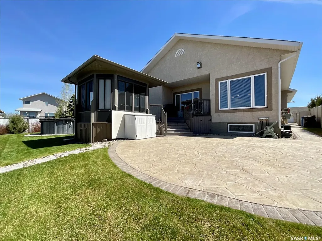 14 Woods Crescent White City SK S4L 1C4