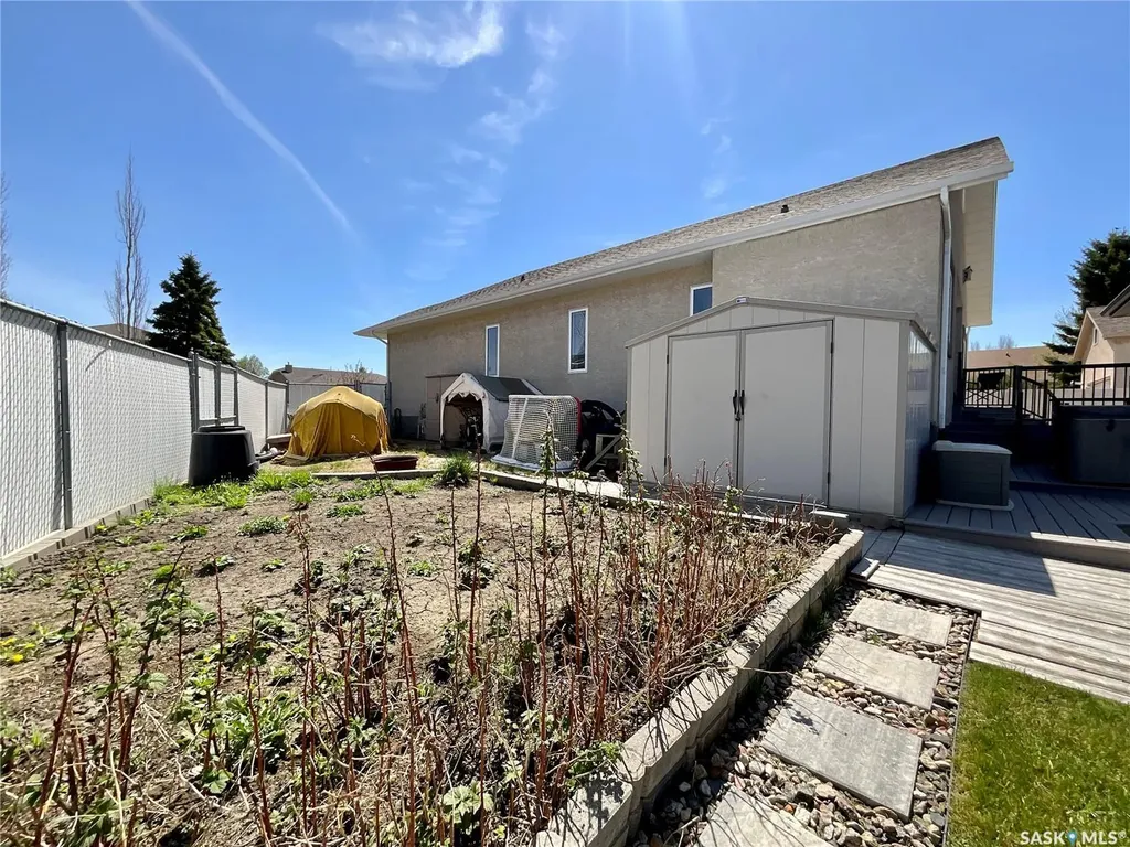 14 Woods Crescent White City SK S4L 1C4