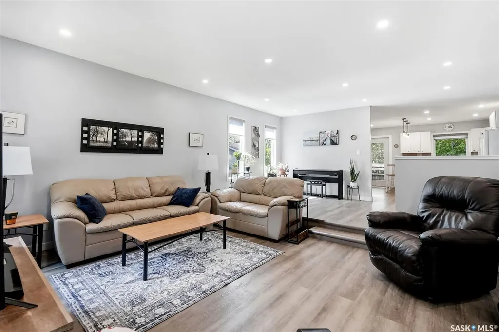 90 Edenwold Crescent Regina SK S4R 8A3
