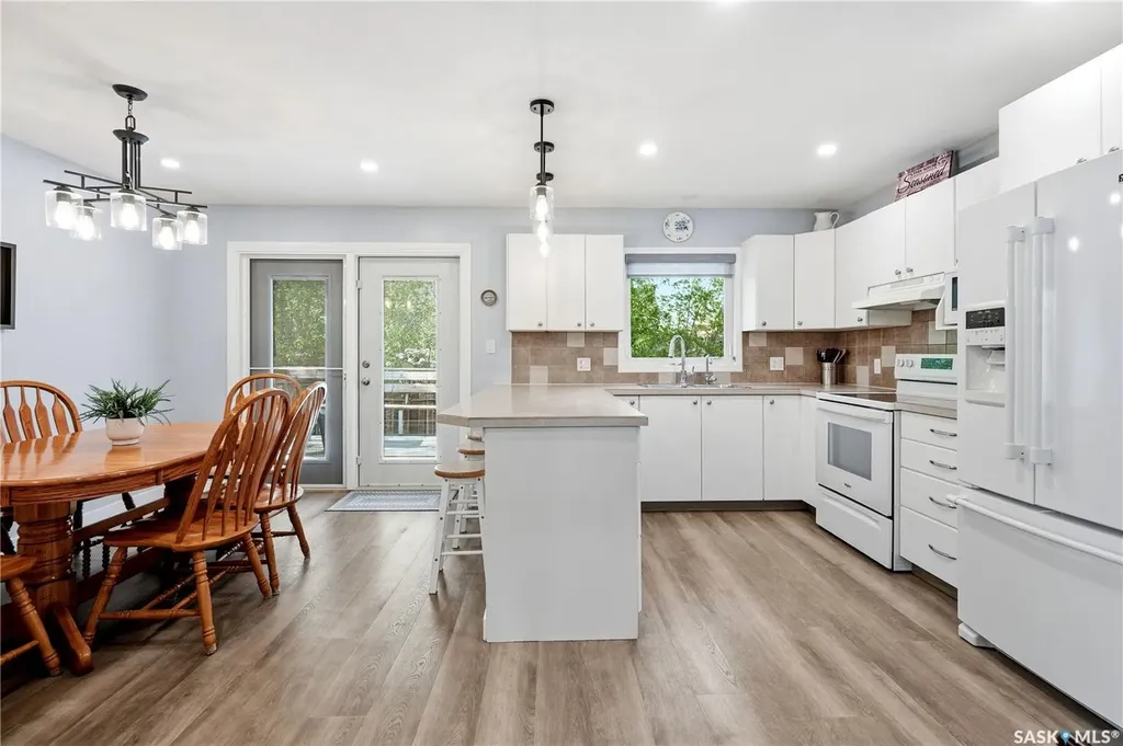 90 Edenwold Crescent Regina SK S4R 8A3