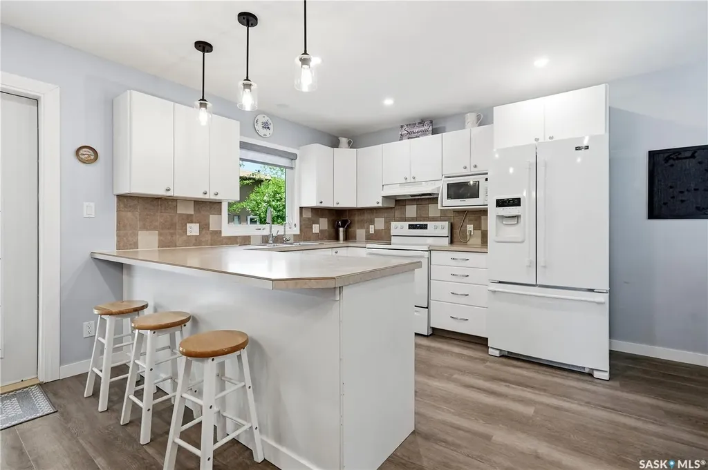 90 Edenwold Crescent Regina SK S4R 8A3