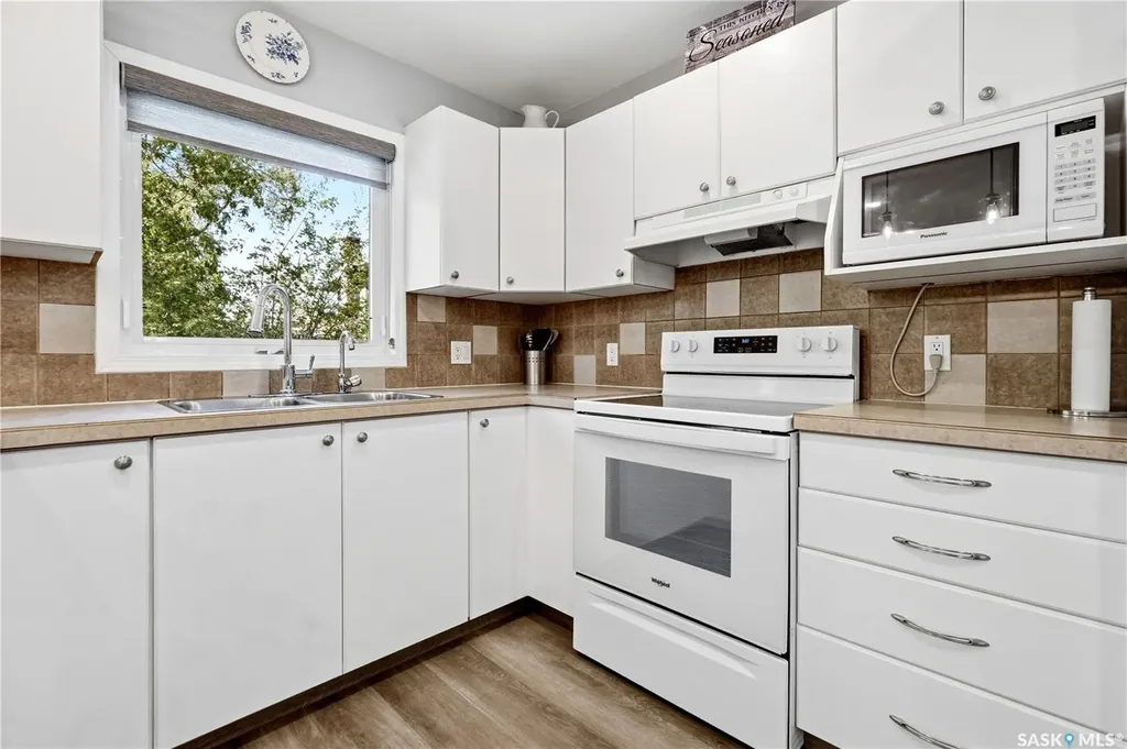 90 Edenwold Crescent Regina SK S4R 8A3