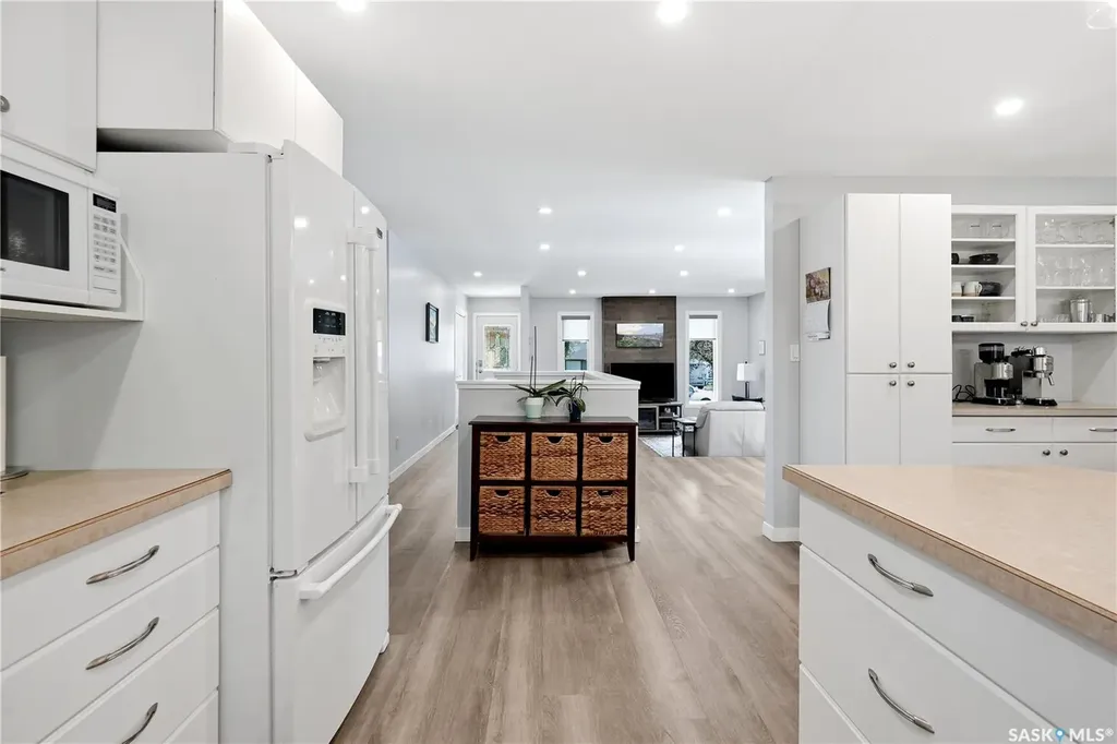 90 Edenwold Crescent Regina SK S4R 8A3