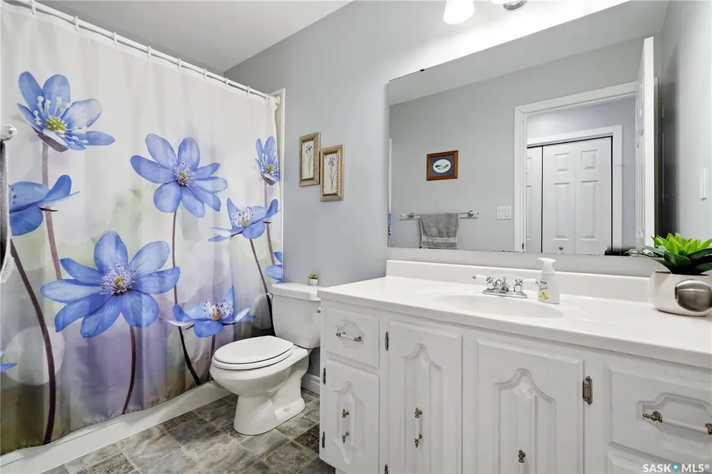 90 Edenwold Crescent Regina SK S4R 8A3