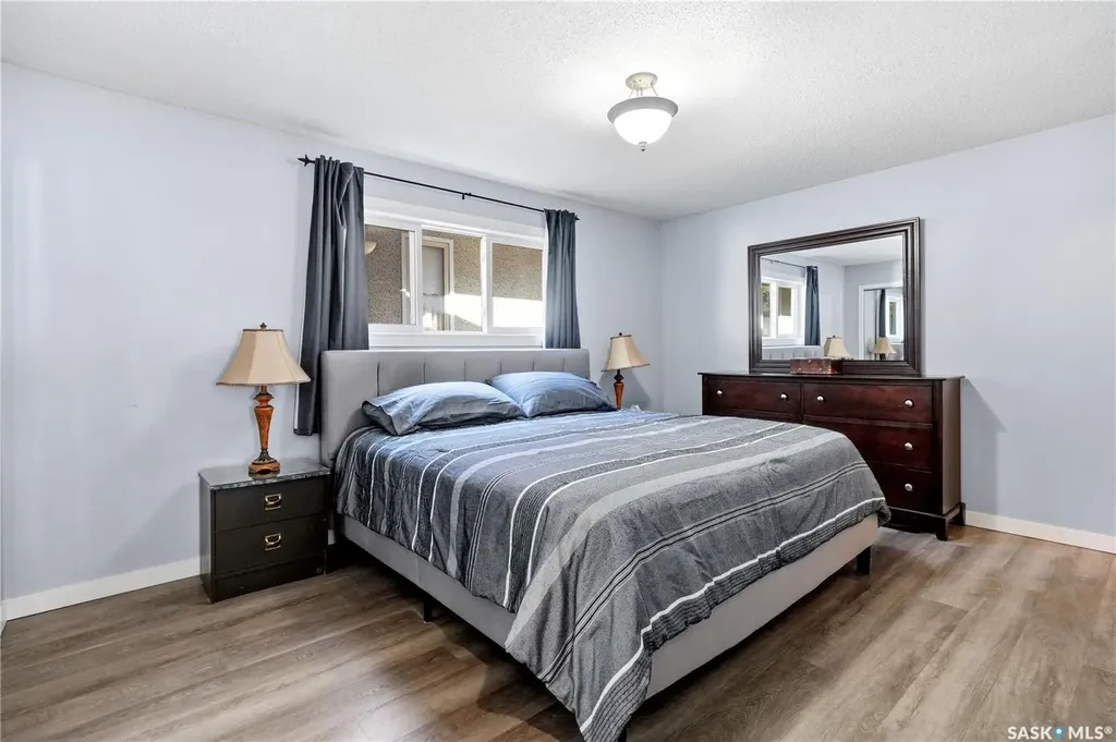 90 Edenwold Crescent Regina SK S4R 8A3