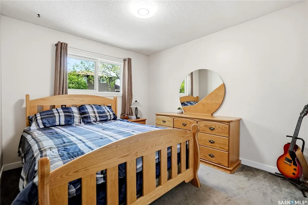 90 Edenwold Crescent Regina SK S4R 8A3