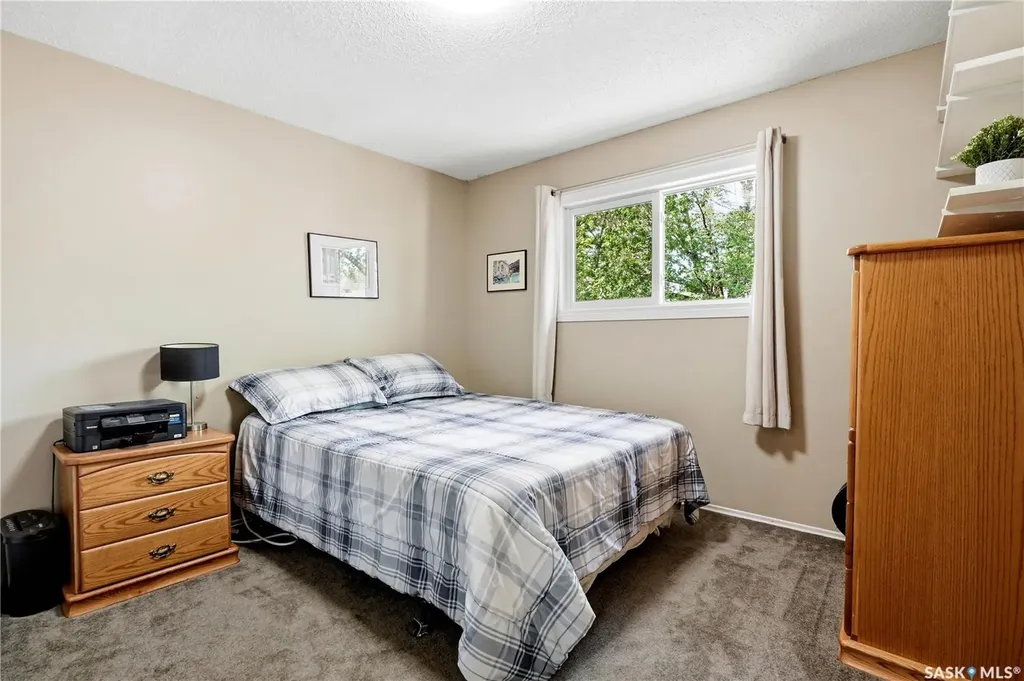 90 Edenwold Crescent Regina SK S4R 8A3