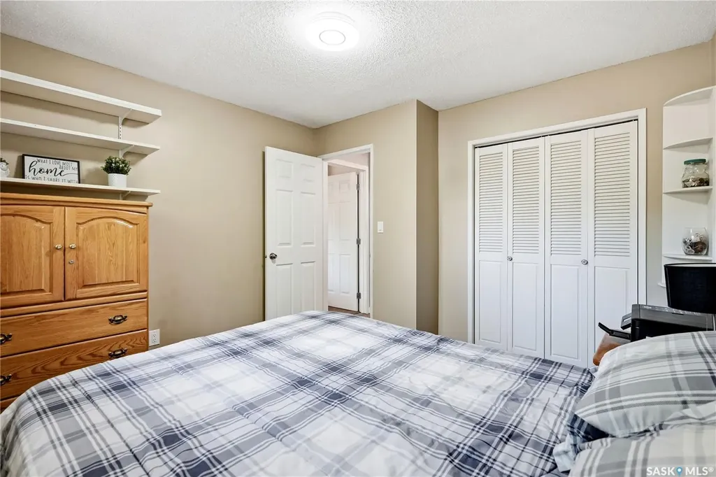 90 Edenwold Crescent Regina SK S4R 8A3