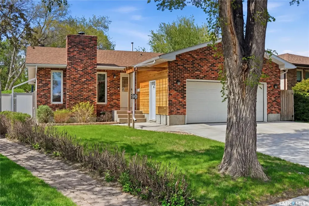 90 Edenwold Crescent Regina SK S4R 8A3