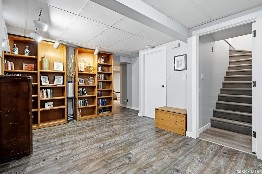90 Edenwold Crescent Regina SK S4R 8A3