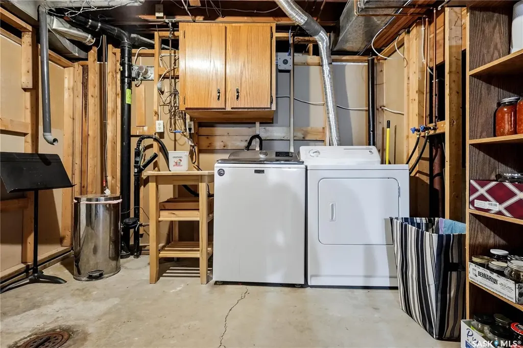 90 Edenwold Crescent Regina SK S4R 8A3