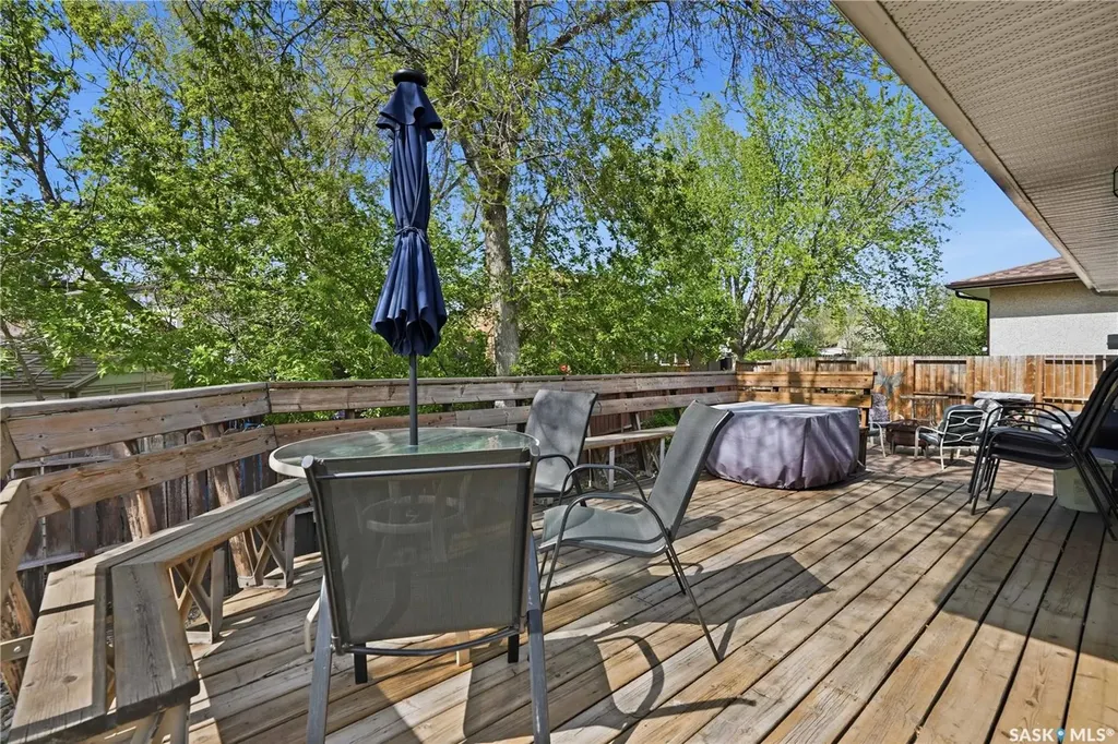 90 Edenwold Crescent Regina SK S4R 8A3