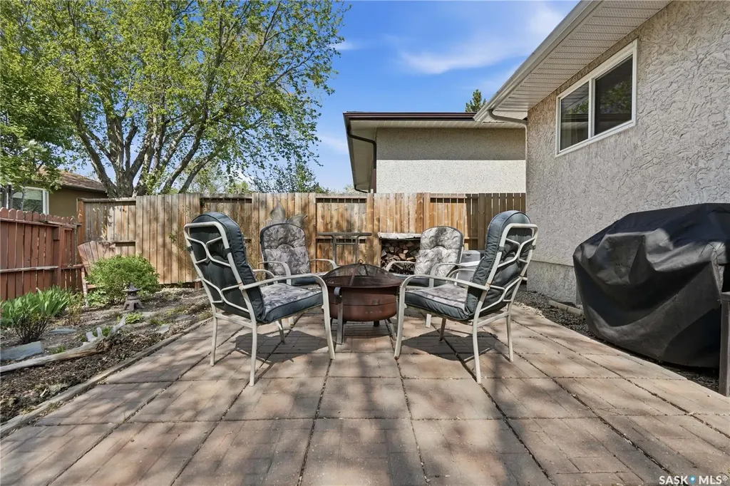 90 Edenwold Crescent Regina SK S4R 8A3