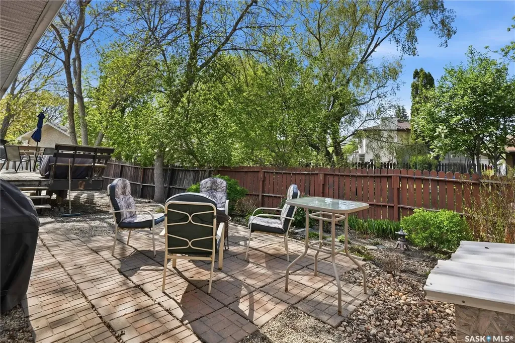 90 Edenwold Crescent Regina SK S4R 8A3