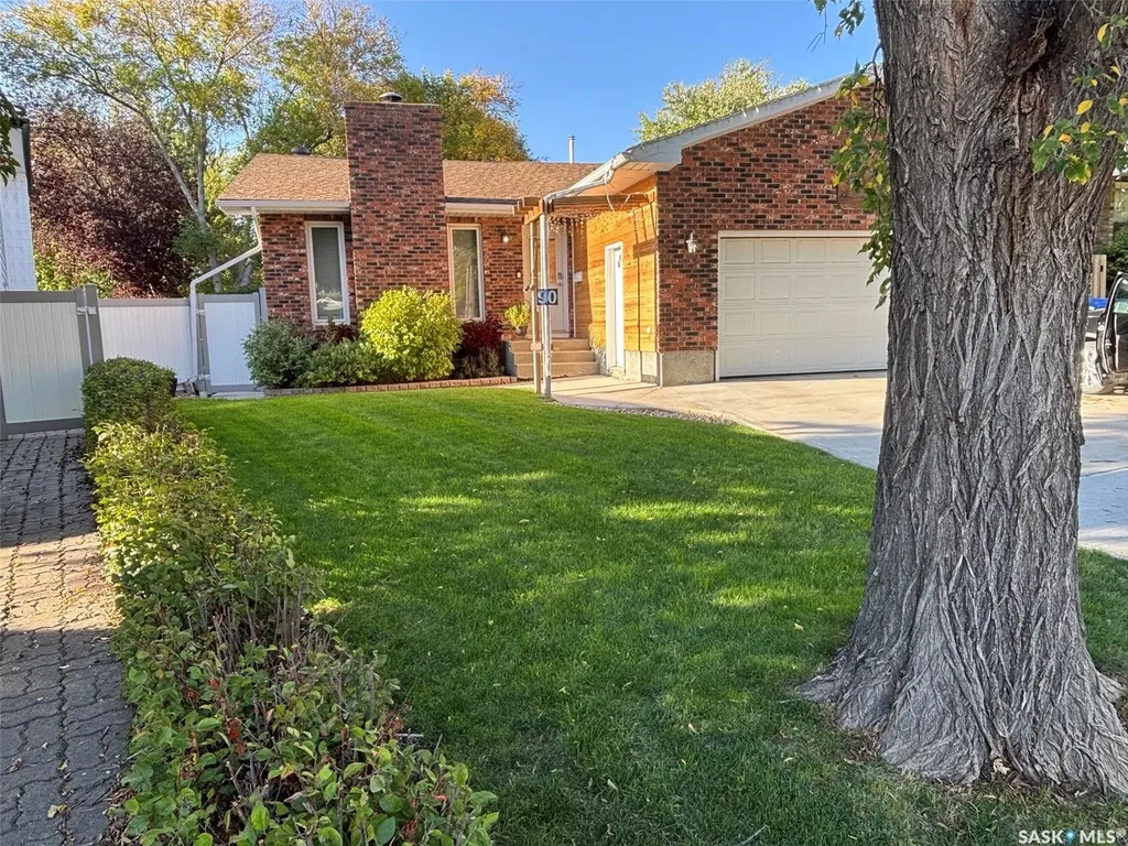 90 Edenwold Crescent Regina SK S4R 8A3