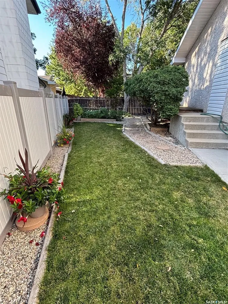 90 Edenwold Crescent Regina SK S4R 8A3