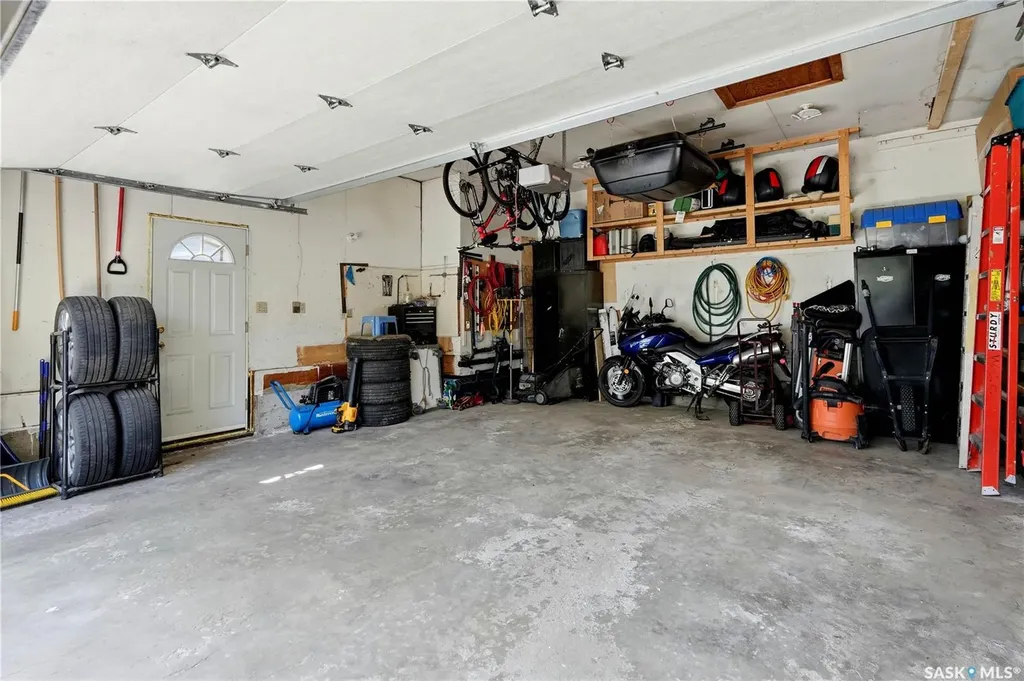 90 Edenwold Crescent Regina SK S4R 8A3