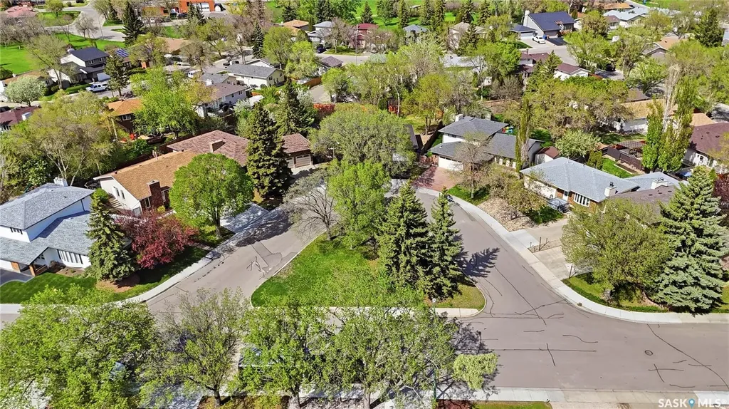 90 Edenwold Crescent Regina SK S4R 8A3