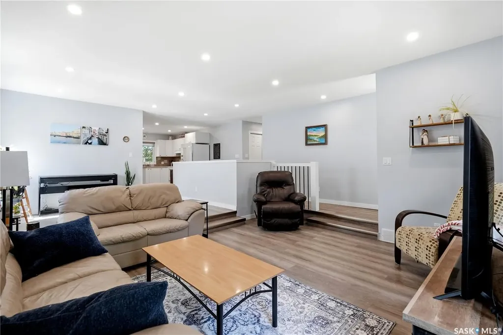 90 Edenwold Crescent Regina SK S4R 8A3