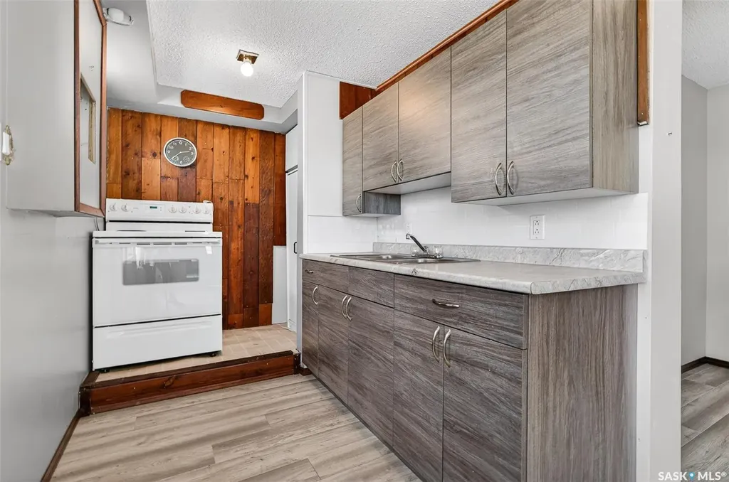 504 Loney Avenue South Lake SK S0H 2X0