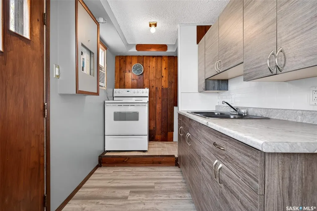 504 Loney Avenue South Lake SK S0H 2X0