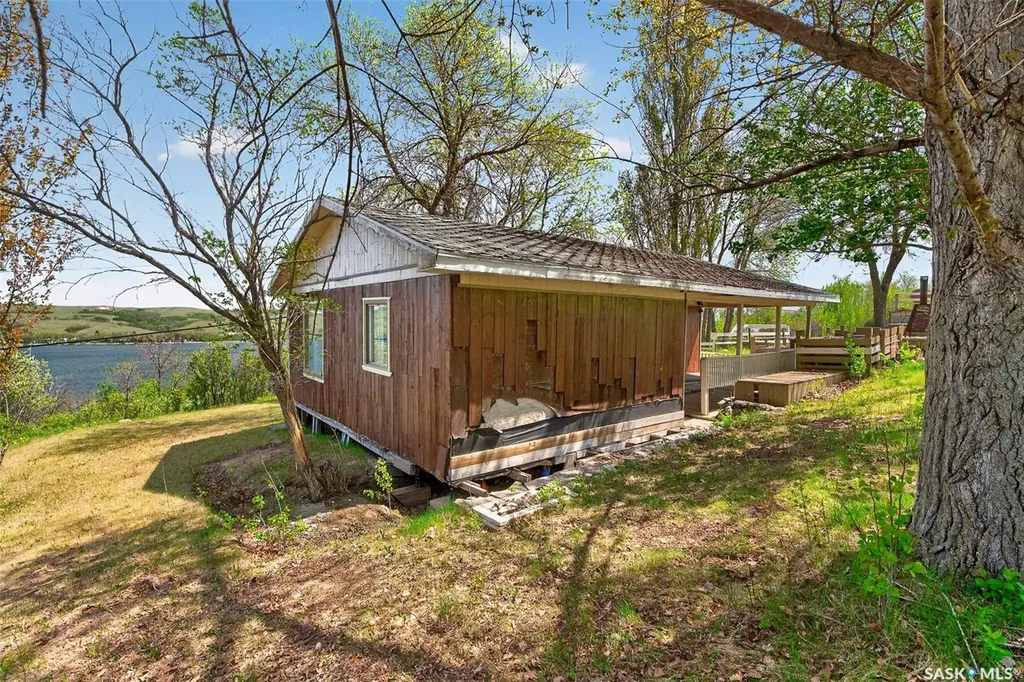 504 Loney Avenue South Lake SK S0H 2X0