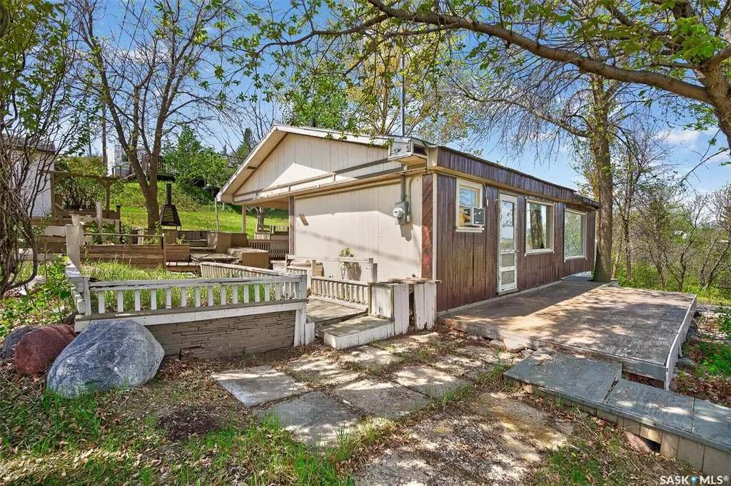 504 Loney Avenue South Lake SK S0H 2X0