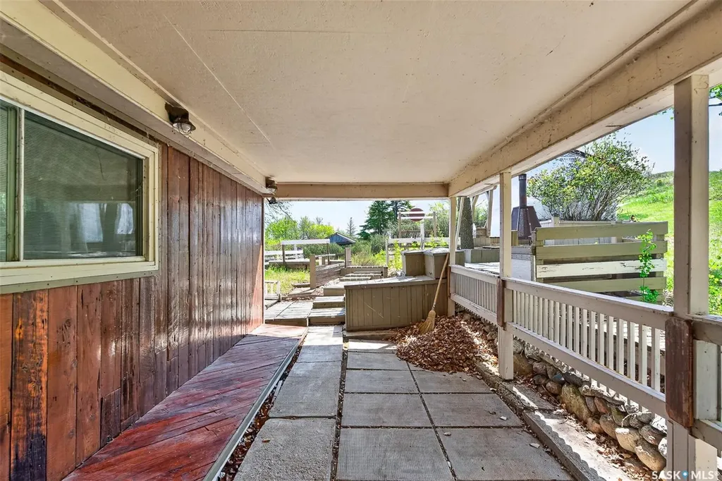 504 Loney Avenue South Lake SK S0H 2X0