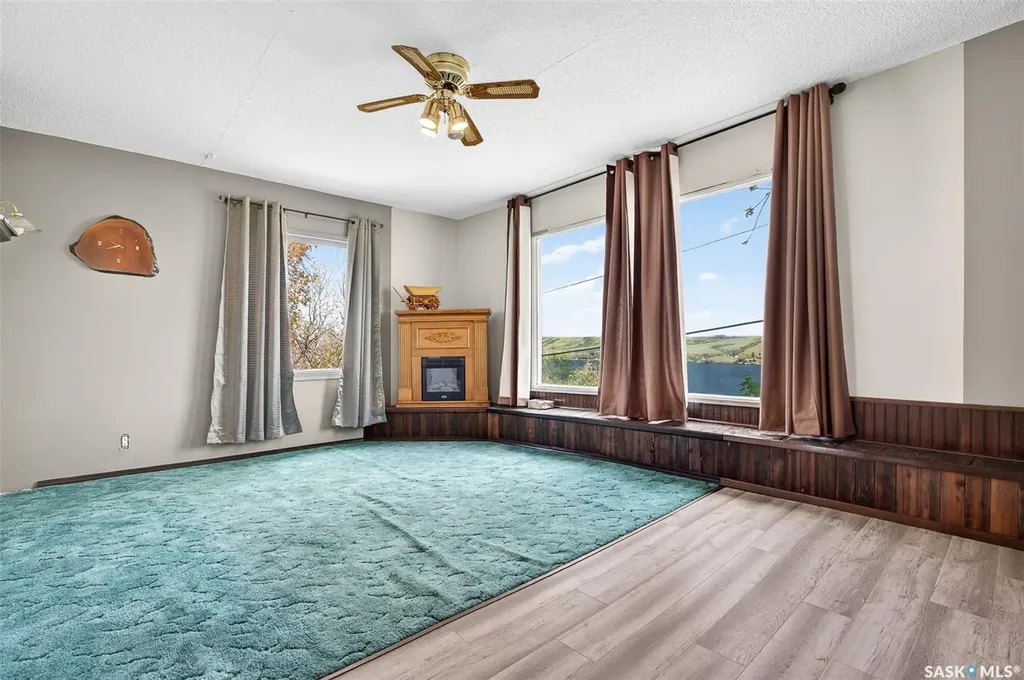 504 Loney Avenue South Lake SK S0H 2X0