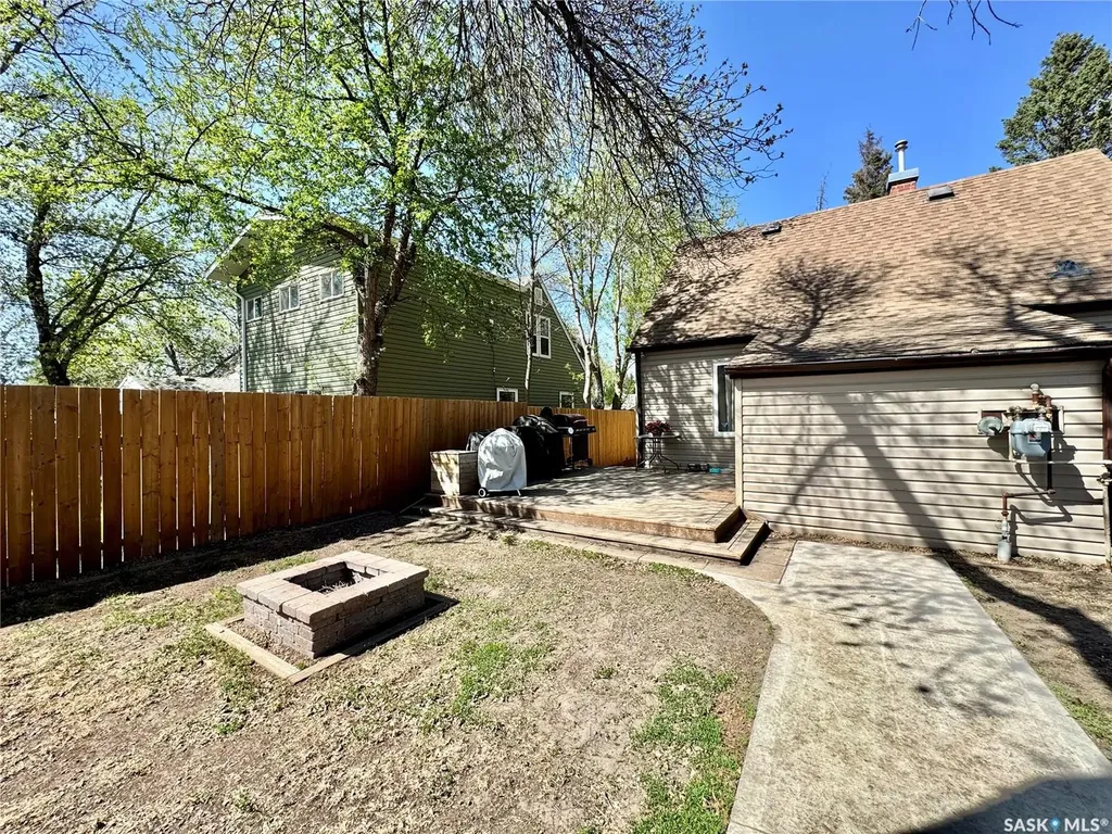 719 4th Street E Prince Albert SK S6V 0K4